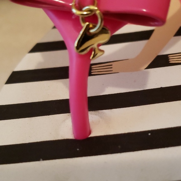 SOLD Kate Spade Monkey Flip Flops - Picture 4 of 8